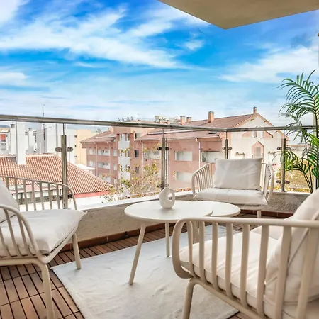 公寓 With Balcony, Close To The By Rems *