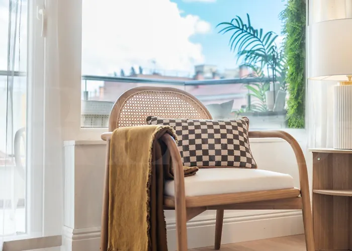 With Balcony, Close To The By Rems * フエンヒロラ